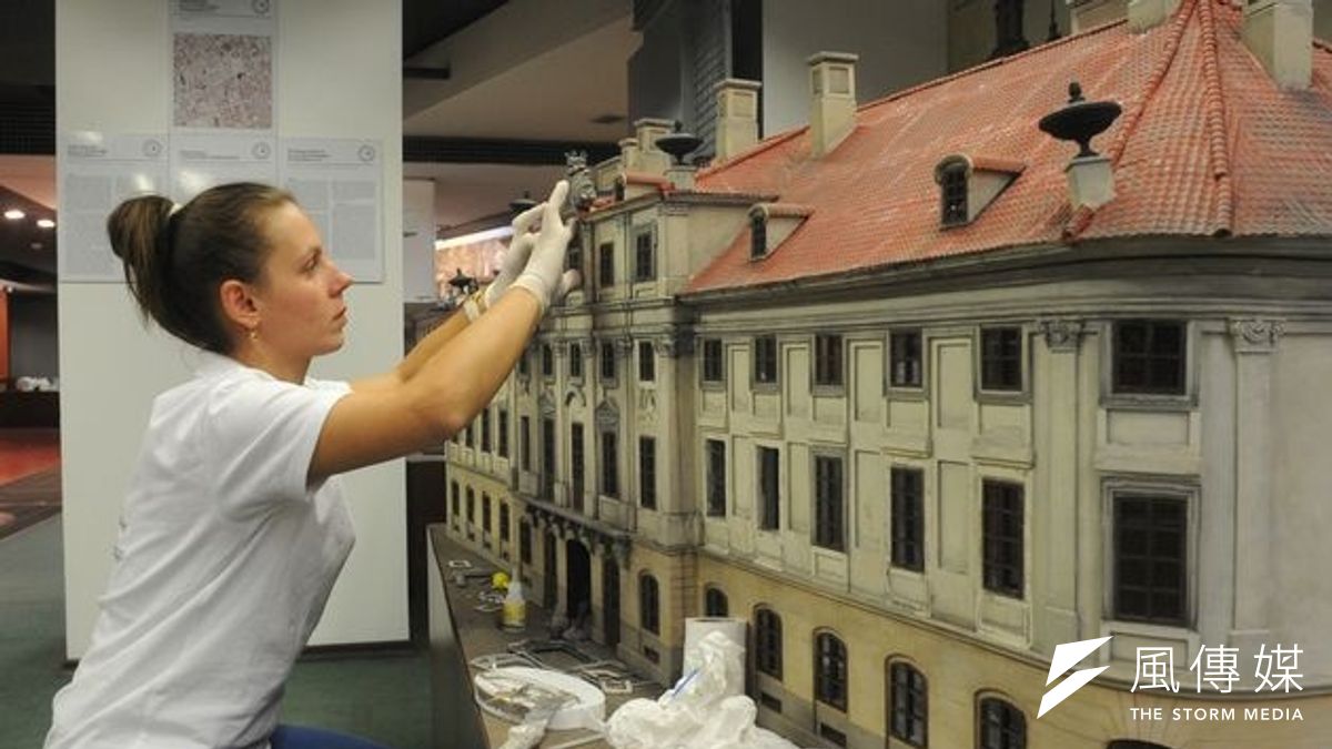 波蘭華沙的建築師巧手精心,要為這座歷史古城留下美好回憶。(美聯社) 波蘭華沙的建築師巧手精心,要為這座歷史古城留下美好回憶。(美聯社)