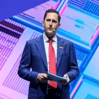 Benjamin Hein, a member of Merck's executive board and chief executive of its electronics business, speaks at the SEMICON Taiwan Masters Forum and Global Ecosystem Summit at the Nangang Exhibition Center on September 2. Benjamin Hein, a member of Merck's executive board and chief executive of its electronics business, speaks at the SEMICON Taiwan Masters Forum and Global Ecosystem Summit at the Nangang Exhibition Center on September 2.