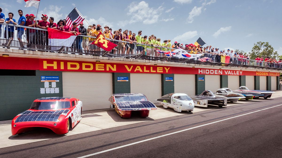 18日,WSC於澳洲開賽,圖為達爾文港的賽車休息區。(美聯社) 18日,WSC於澳洲開賽,圖為達爾文港的賽車休息區。(美聯社)