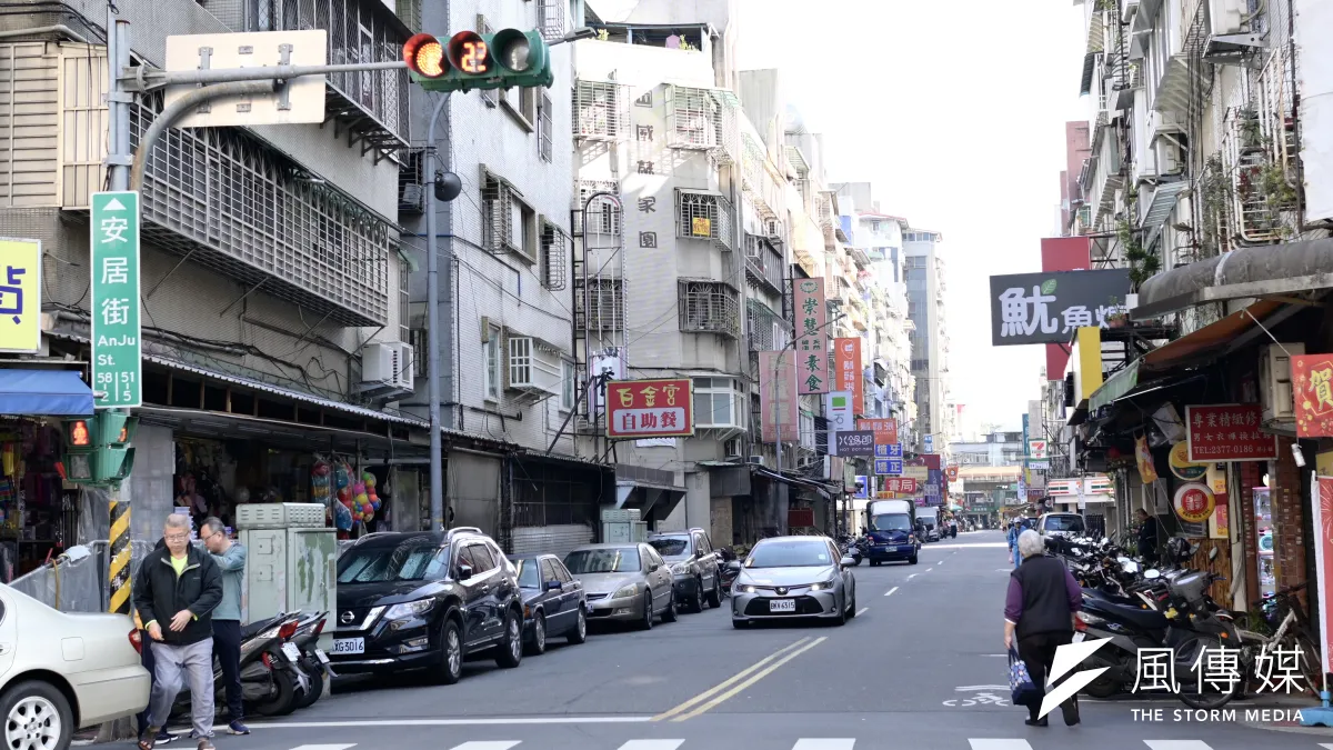 台灣道路被稱為行人地獄,但「頭痛醫頭、腳痛醫腳」的政策規劃造成交通問題始終無法得到根本解決。(資料照,許詠晴)