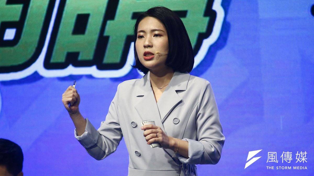 在2022九合一選戰中,屢屢衝鋒陷陣的台北市議員徐巧芯,面對被黨內人士指是「黨內孤狼」時,她回應道「我是松信蜜獾」。(資料照,蔡親傑攝) 在2022九合一選戰中,屢屢衝鋒陷陣的台北市議員徐巧芯,面對被黨內人士指是「黨內孤狼」時,她回應道「我是松信蜜獾」。(資料照,蔡親傑攝)