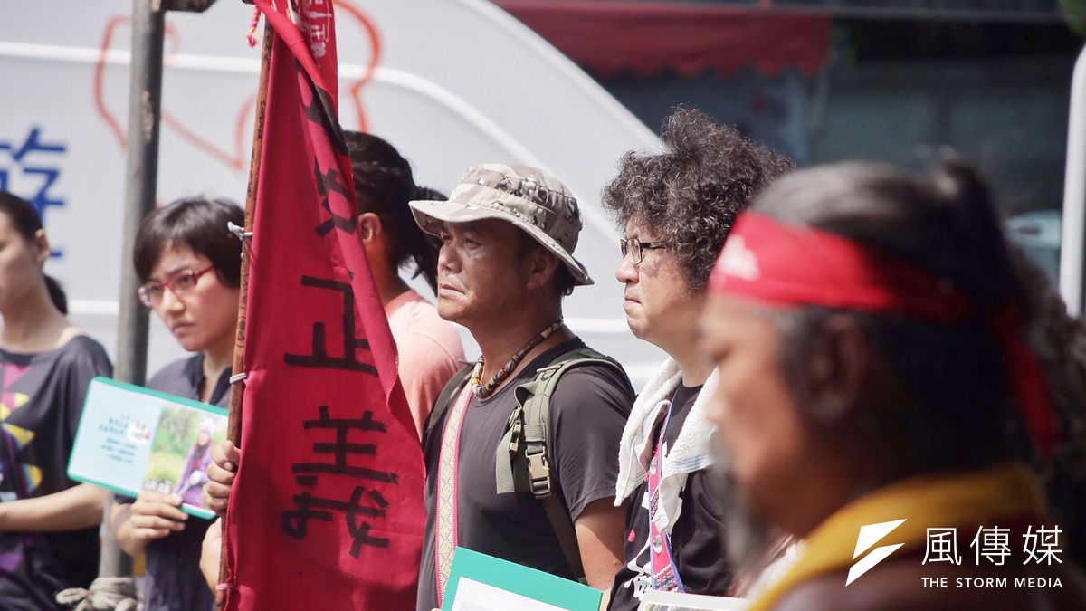 蔡政府的討好與道歉,並未換得相應的好評。(圖為原住民團體不滿蔡英文道歉的抗議/曾原信攝) 蔡政府的討好與道歉,並未換得相應的好評。(圖為原住民團體不滿蔡英文道歉的抗議/曾原信攝)