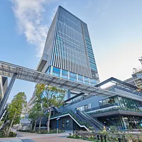 関内エリア最大級の複合街区「BASEGATE横浜関内」が19日に開業し、エンタメ、ビジネス、歴史継承を融合した横浜の新たなランドマークが誕生した。 (写真/BASEGATE横浜関内 PR事務局提供) 関内エリア最大級の複合街区「BASEGATE横浜関内」が19日に開業し、エンタメ、ビジネス、歴史継承を融合した横浜の新たなランドマークが誕生した。 (写真/BASEGATE横浜関内 PR事務局提供)