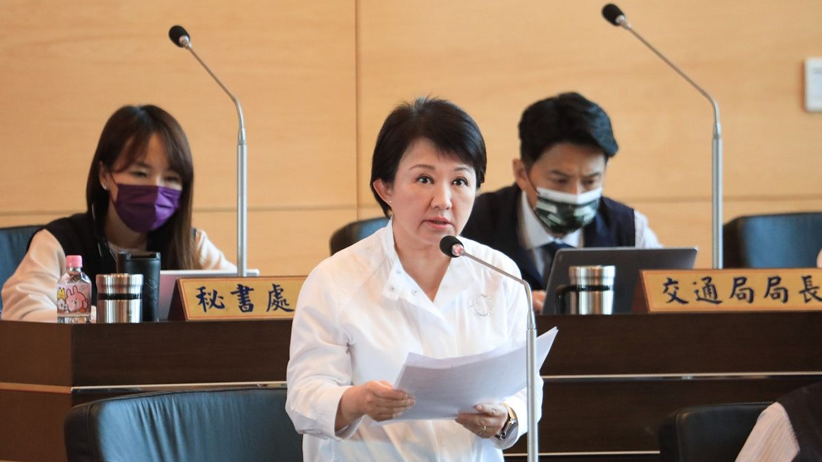 台中市長盧秀燕在議會說明巨蛋追加預算案時表示,不管是BOT、ROT、OT案,台中廠商皆有看到商機。(圖/台中市政府) 台中市長盧秀燕在議會說明巨蛋追加預算案時表示,不管是BOT、ROT、OT案,台中廠商皆有看到商機。(圖/台中市政府)