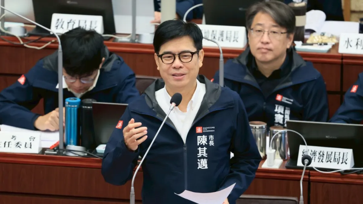 議員關心南星計畫土方暫置場,高雄市長陳其邁表示將嚴格規劃交通與環境維護,確保工程進度與居民生活品質並行。(圖/高市府提供)