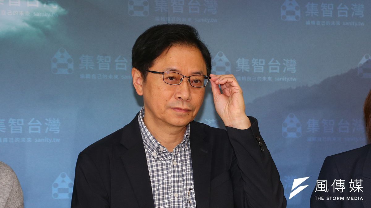 針對總統蔡英文提出的「0至6歲國家和你一起養 」政策,國民黨副總統參選人張善政(見圖)25日表示,這根本是百分之百的抄襲。(資料照,顏麟宇攝) 針對總統蔡英文提出的「0至6歲國家和你一起養 」政策,國民黨副總統參選人張善政(見圖)25日表示,這根本是百分之百的抄襲。(資料照,顏麟宇攝)