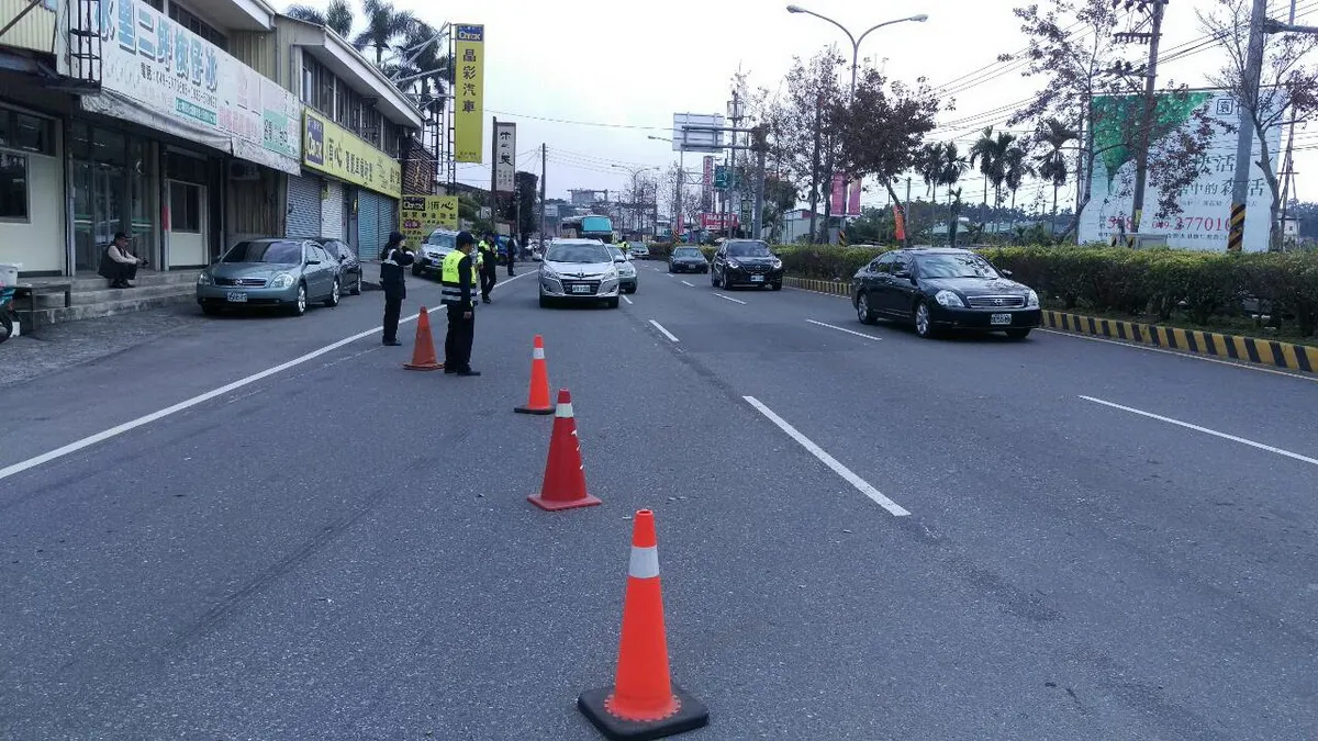 春節車潮湧入 南投警方全力疏導化解車流