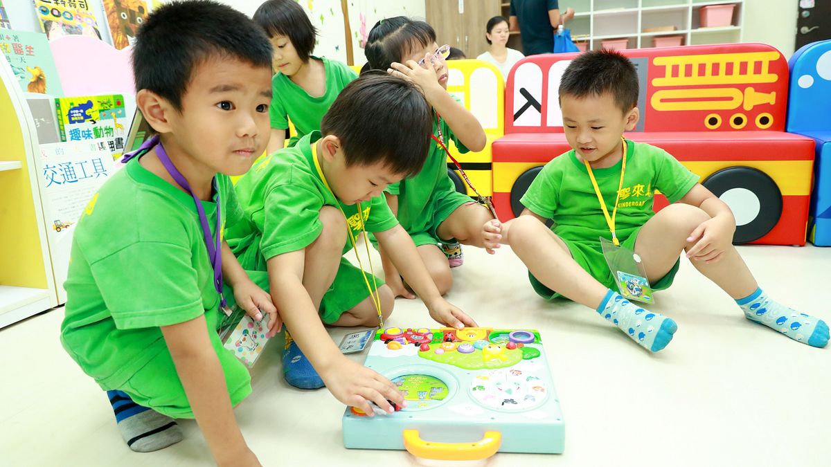 台中市政府加強教育福利照顧,台中巿政府獨有平價托育補助每月共3000元。(圖/臺中市政府提供) 台中市政府加強教育福利照顧,台中巿政府獨有平價托育補助每月共3000元。(圖/臺中市政府提供)