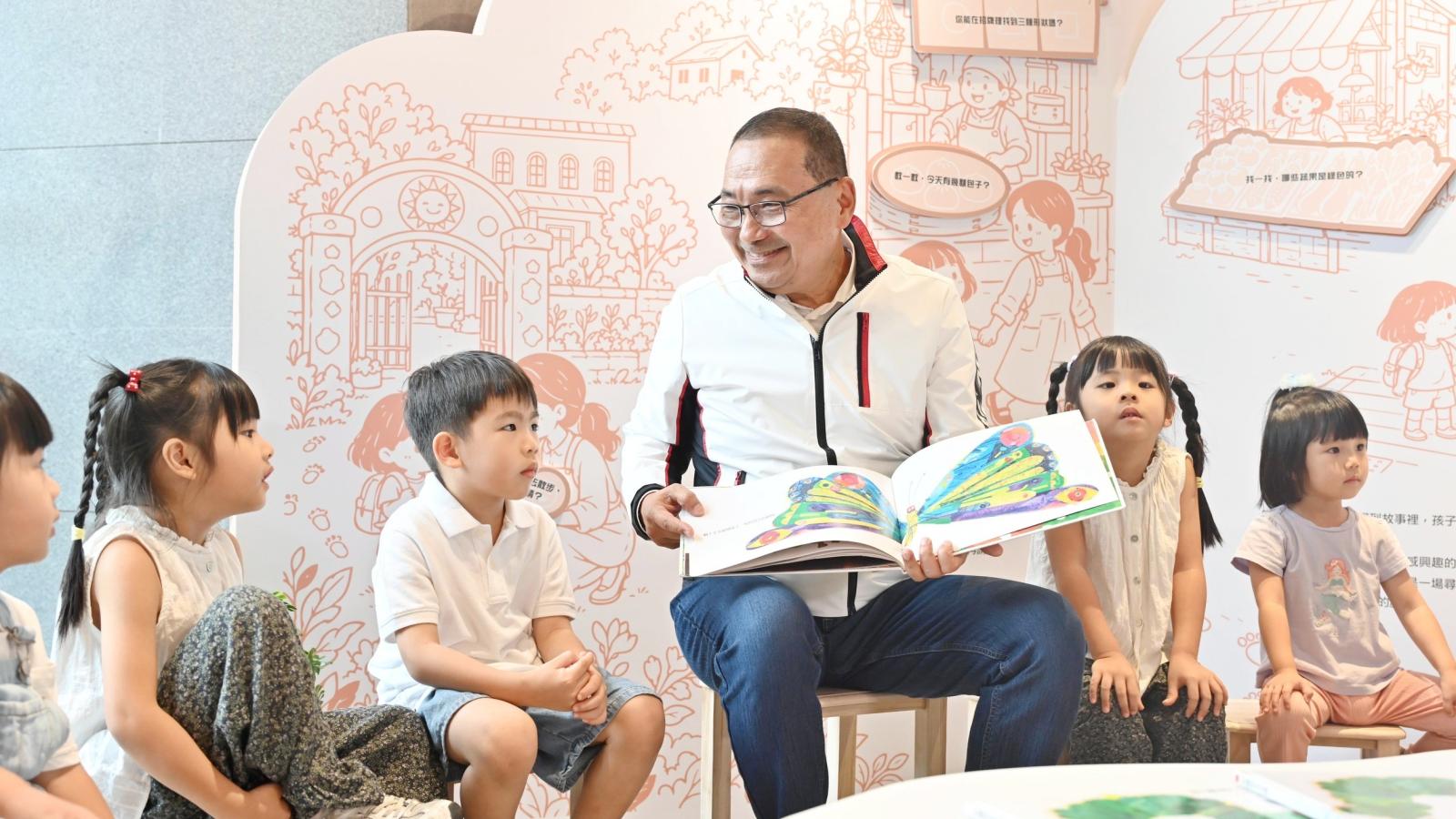 新北「不思議的幸福」教育成果展登場 侯友宜:做孩子成長路上的「引光人」