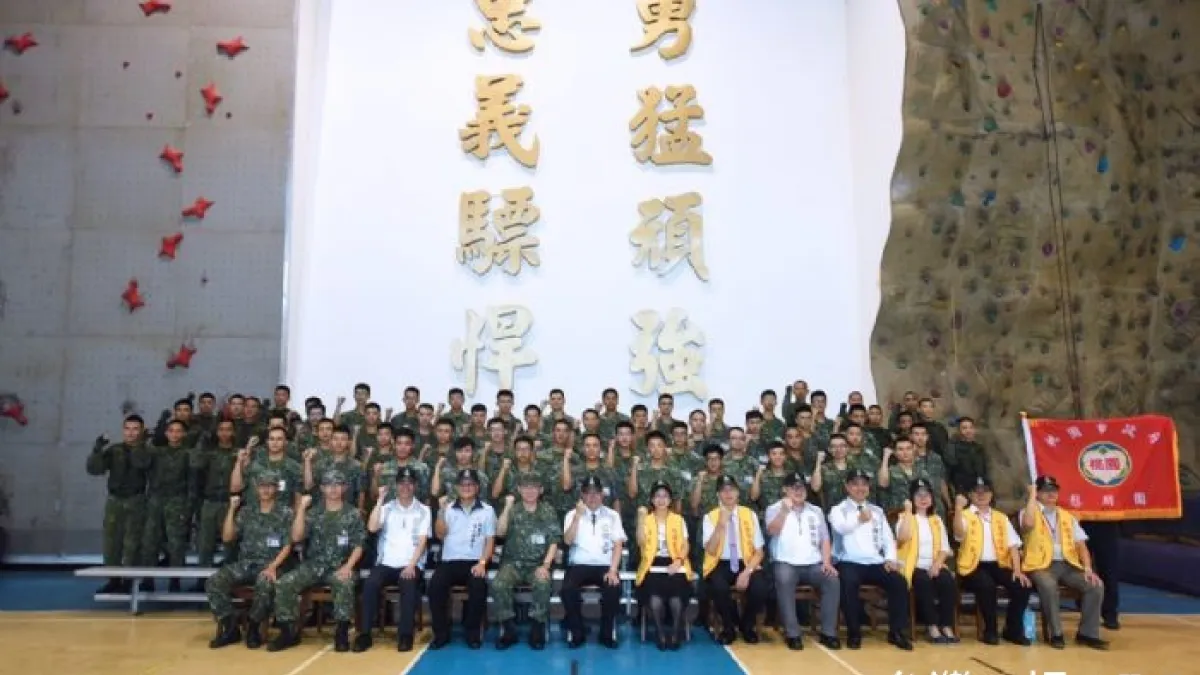 秋節勞軍 鄭文燦感謝弟兄救災衛民