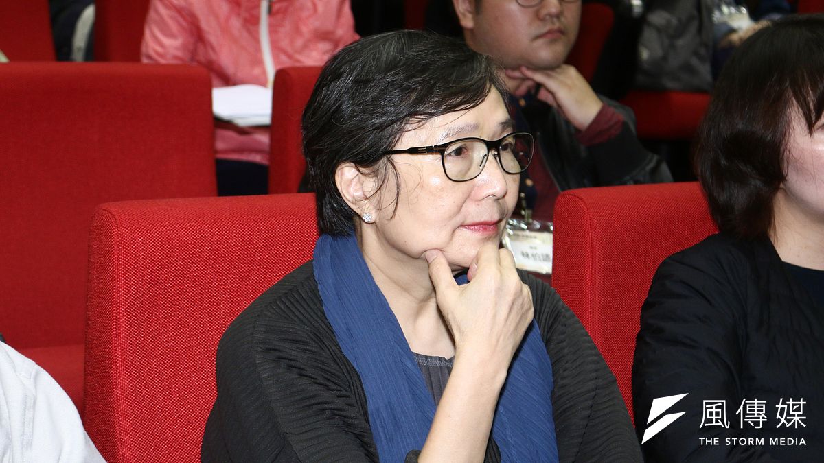 針對近日國安局走私菸品案,華膳空廚董事長葉菊蘭25日說,她事先不知情,華膳自主管理有缺失,坦然接受調查。(資料照,蔡親傑攝) 針對近日國安局走私菸品案,華膳空廚董事長葉菊蘭25日說,她事先不知情,華膳自主管理有缺失,坦然接受調查。(資料照,蔡親傑攝)