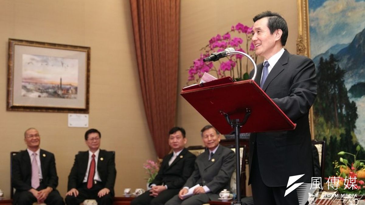 總統馬英九25日接見上海台資企業協會代表,表示服貿協議無法進行審查,對台灣來講很可惜。(總統府提供) 總統馬英九25日接見上海台資企業協會代表,表示服貿協議無法進行審查,對台灣來講很可惜。(總統府提供)