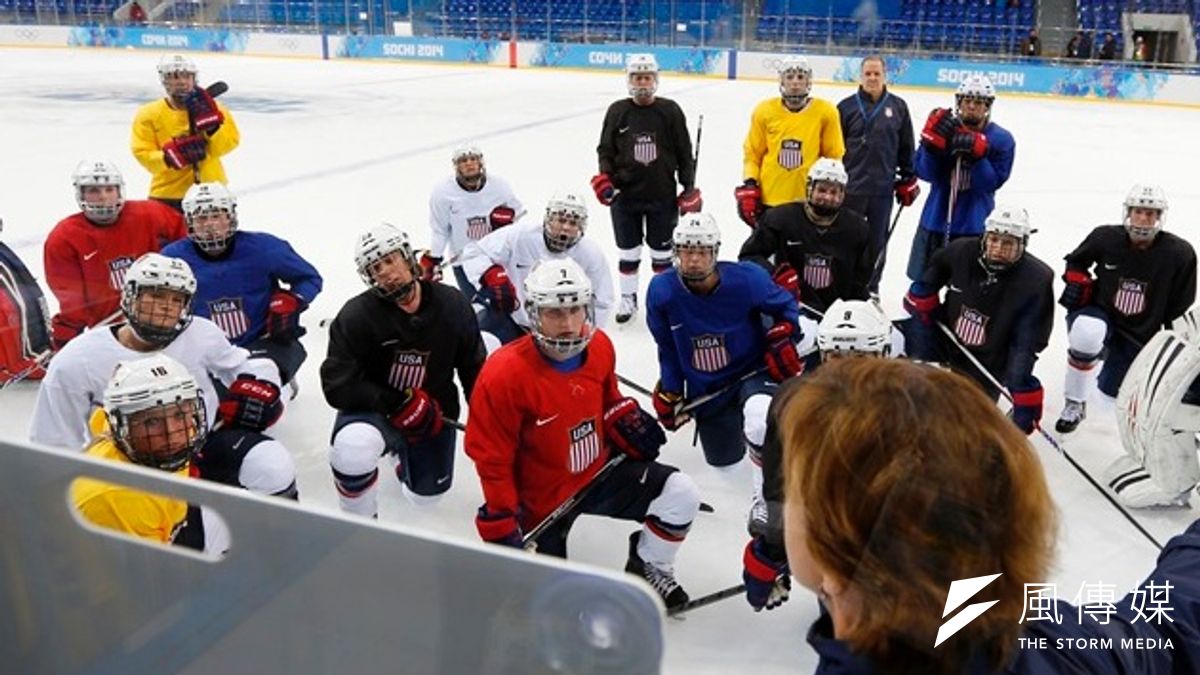 營養師為美國女子冰上曲棍球隊員量身設計理想飲食清單(美聯社) 營養師為美國女子冰上曲棍球隊員量身設計理想飲食清單(美聯社)