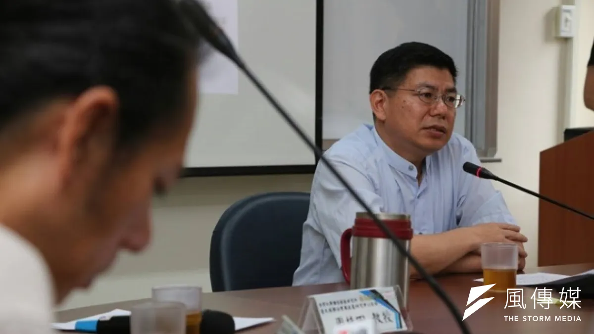台灣風險分析學會會長詹長權今天(5日)表示,工業管線跨越各行政區,沒有中央介入不可能,絕非高雄市政府可單方處理的問題。(余志偉攝)