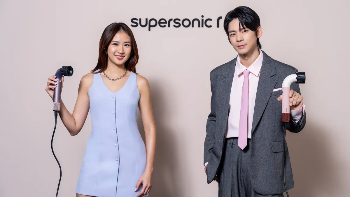 品牌大使9m88與林柏宏大展光澤率性髮型,力薦Dyson Supersonic r™精準造型輕量吹風機(圖片提供:Dyson)