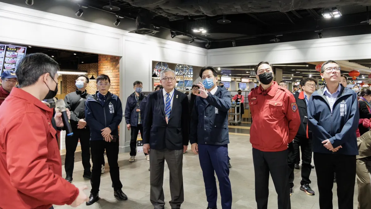 竹市代理市長邱臣遠14日率領消防局、都市發展處、產業發展處及新竹瓦斯管理中心,啟動對設有美食街的各大商場與賣場的公共安全聯合稽查。(圖/新竹市政府提供)