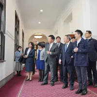 圖為外交部長林佳龍陪同日本維新會參議員石平赴總統府觀展。(資料照,取自林佳龍臉書) 圖為外交部長林佳龍陪同日本維新會參議員石平赴總統府觀展。(資料照,取自林佳龍臉書)