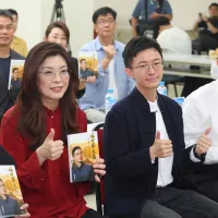 美麗島電子報の最新世論調査結果によると、台湾主要3政党に対する市民の評価は引き続き分かれる結果となった。(顏麟宇撮影) 美麗島電子報の最新世論調査結果によると、台湾主要3政党に対する市民の評価は引き続き分かれる結果となった。(顏麟宇撮影)