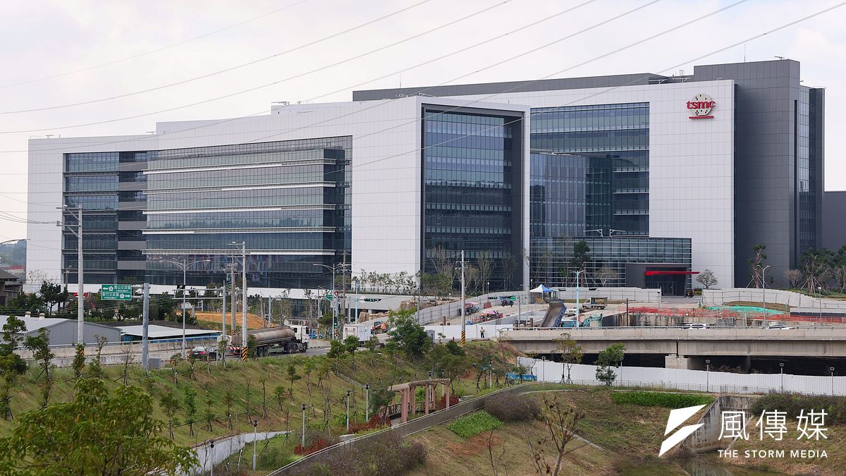 台美關稅有望調降至 15%,台積電作為全球代工龍頭,若關稅成本大幅降低,將直接挹注利潤表現。(圖/顏麟宇攝)