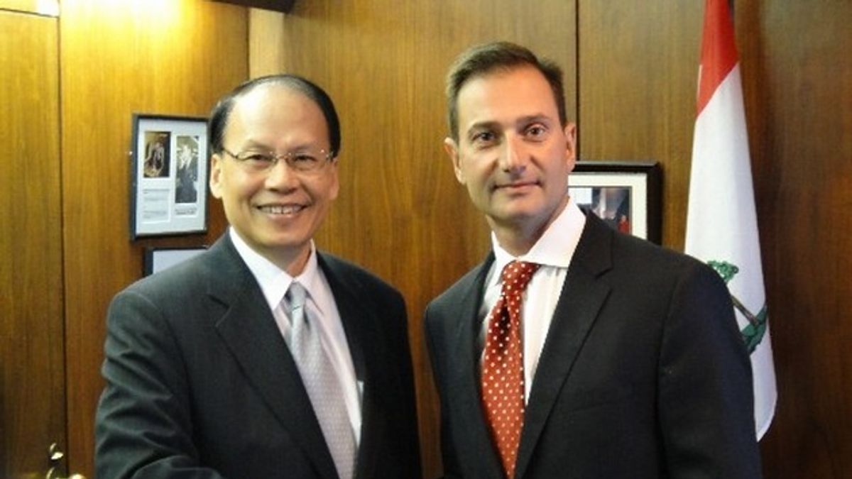 駐加拿大代表劉志攻將轉任駐英代表,圖為劉志攻拜訪加拿大愛德華王子島省長。(駐加拿大台北經濟文化代表處) 駐加拿大代表劉志攻將轉任駐英代表,圖為劉志攻拜訪加拿大愛德華王子島省長。(駐加拿大台北經濟文化代表處)