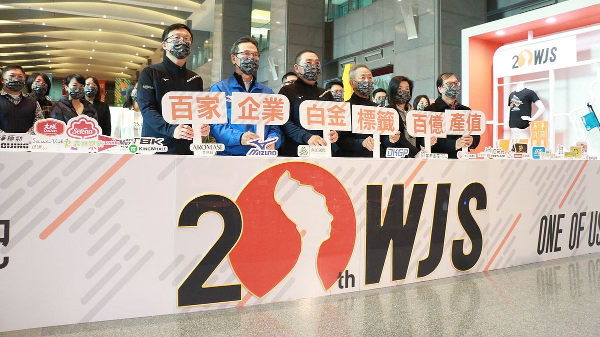 市長侯友宜、教育局局長張明文與出席貴賓合影。(圖/李梅瑛攝) 市長侯友宜、教育局局長張明文與出席貴賓合影。(圖/李梅瑛攝)