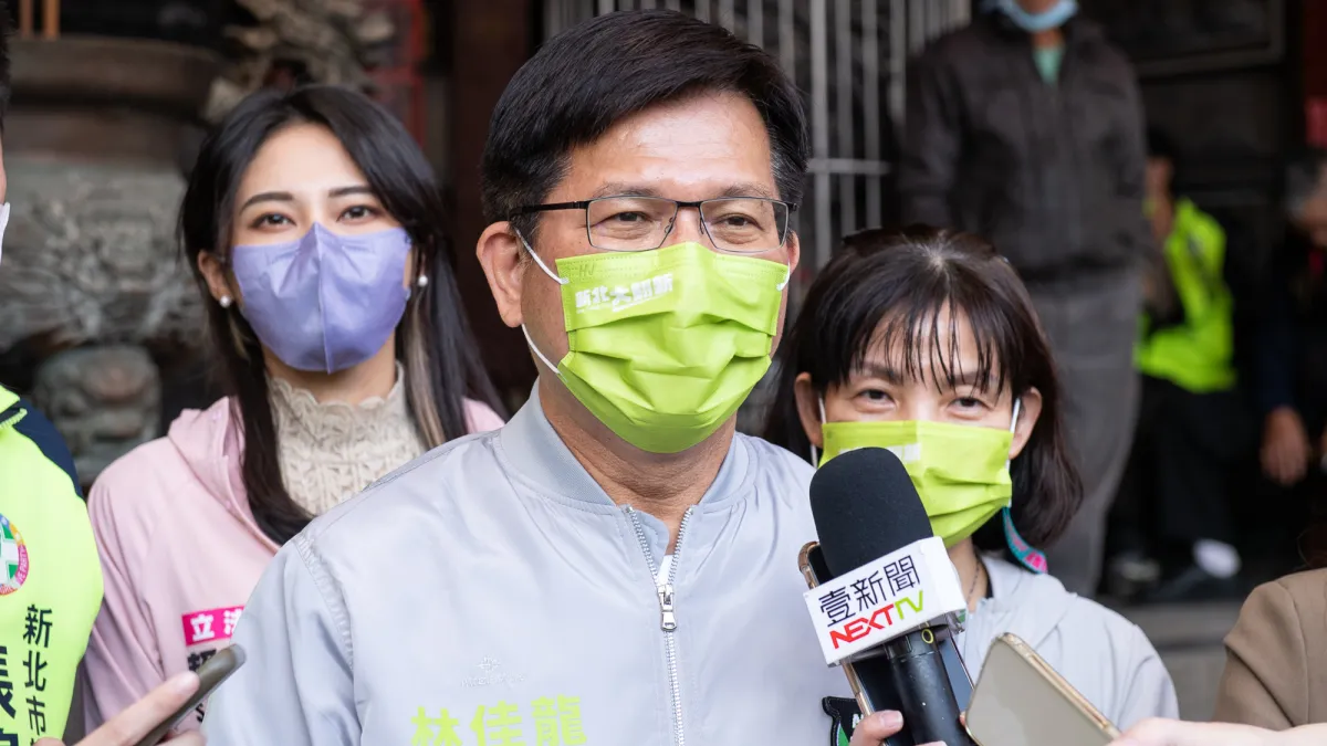 筆者認為林佳龍部長也該向新北市民說明,過去在台中發生的這些爭議事件始末,如果無法誠實面對過去的錯誤,要如何讓新北市的選民相信你?(林佳龍競選辦公室提供)