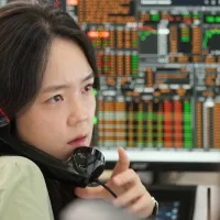 美國聯準會(Fed)升息,市場卻演出完全相反的劇本,那斯達克指數續強,台股站上4萬8千點,市場更開始討論5萬點。(美聯社) 美國聯準會(Fed)升息,市場卻演出完全相反的劇本,那斯達克指數續強,台股站上4萬8千點,市場更開始討論5萬點。(美聯社)