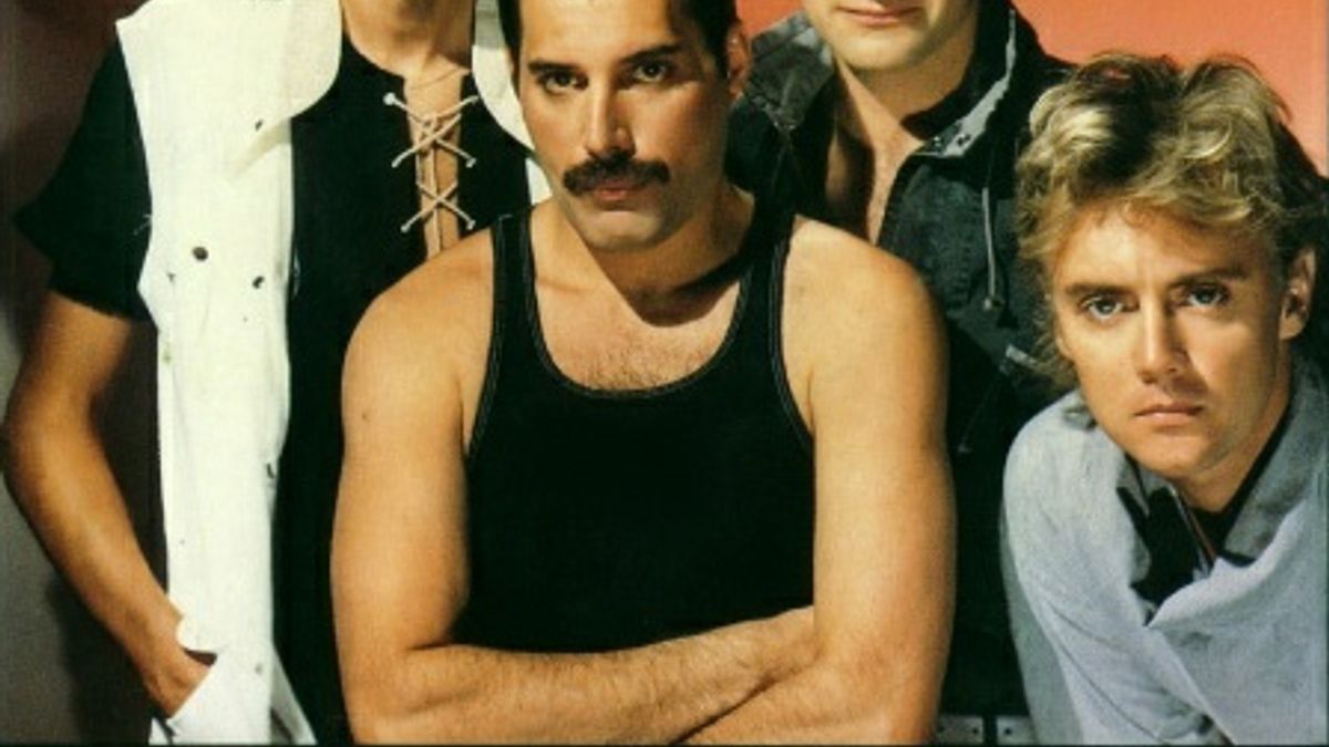 皇后樂團由Freddie Mercury(主唱)、Brian May(吉他手)、John Deacon(貝斯手)、Roger Taylor(鼓手)四人組成。(圖/取自flickr) 皇后樂團由Freddie Mercury(主唱)、Brian May(吉他手)、John Deacon(貝斯手)、Roger Taylor(鼓手)四人組成。(圖/取自flickr)