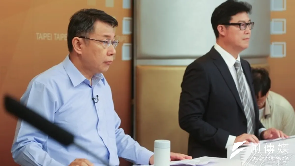 民進黨立委姚文智(右)、台大醫師柯文哲(左)於7日下午,展開綠營台北市長人選整合結果出爐前的最後1場辯論會。(余志偉攝) 民進黨立委姚文智(右)、台大醫師柯文哲(左)於7日下午,展開綠營台北市長人選整合結果出爐前的最後1場辯論會。(余志偉攝)