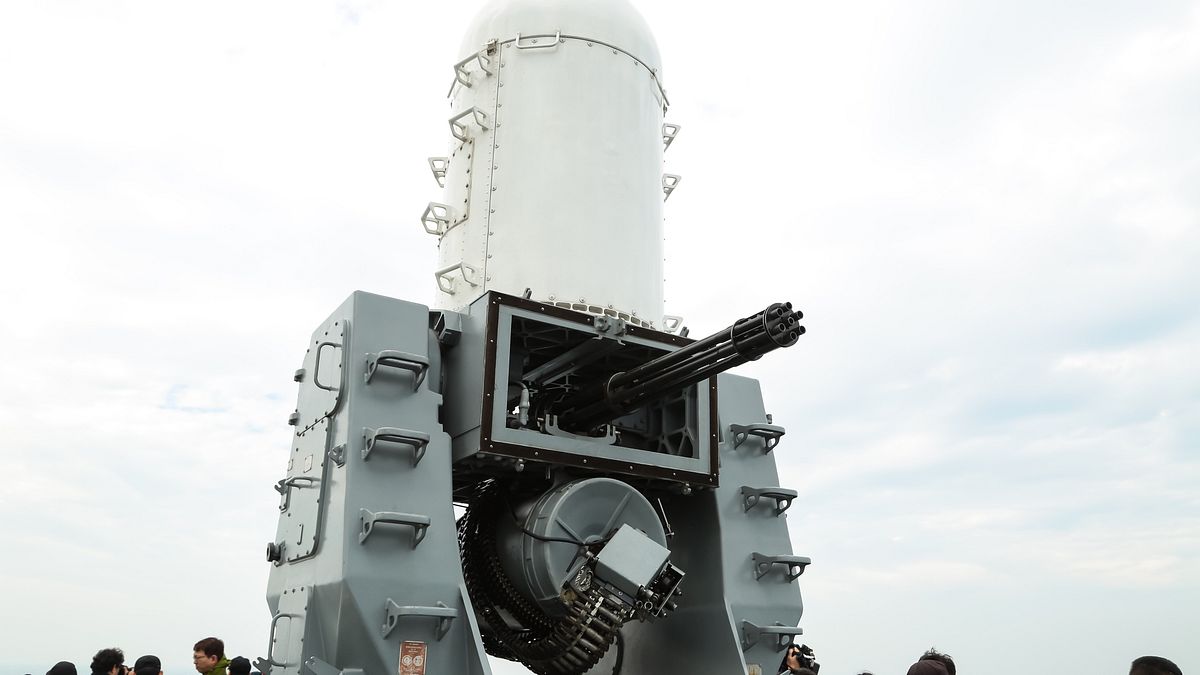 國軍「方陣快砲」現蹤街頭?專家分析網傳照片:不會放在路邊水泥座