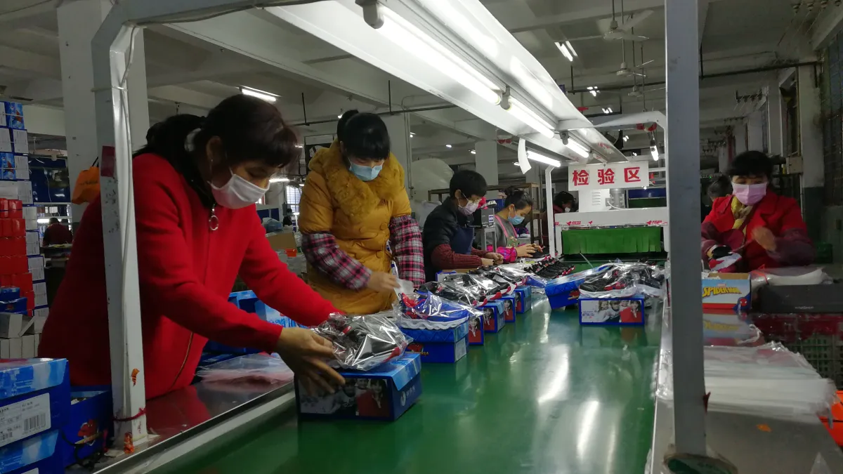 中國勞工的「996制」成為官方打擊重點。(資料照片,新華社)