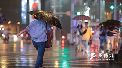 今年1至8月共有21個颱風生成,而7、8月兩個月間已生成14個,都高於平均值的13.4個。但受太平洋高壓偏北、季風低壓槽偏強影響,今年颱風路徑偏北,大多影響日、韓、中,至今僅瑪莉亞颱風侵台。圖為今年7月颱風瑪莉亞來襲。(資料照,顏麟宇攝)
