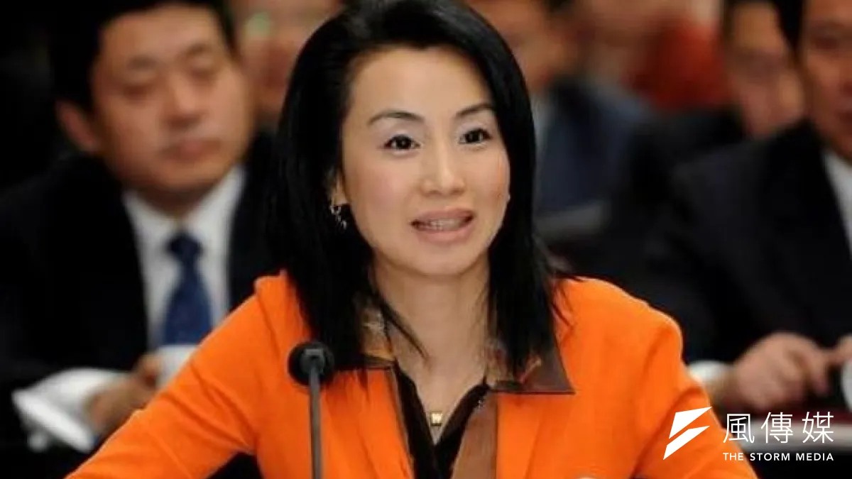 美女碩士富商劉迎霞被撤銷全國政協委員。(取自網路)