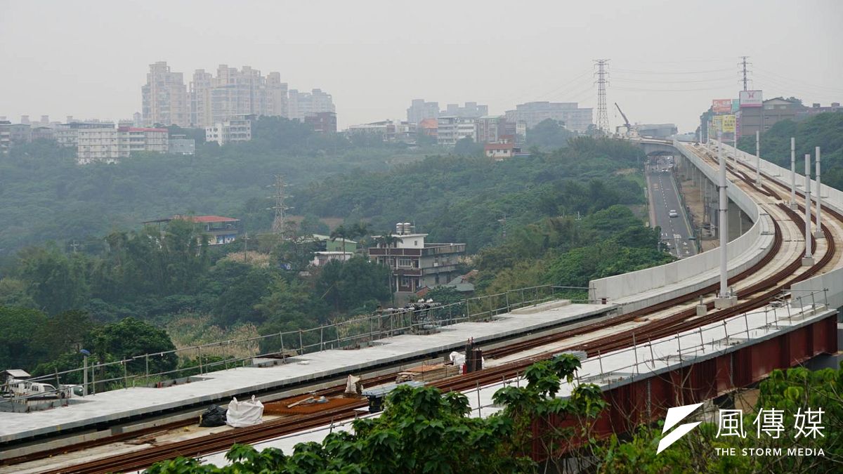 今(24)日,台北市污染物擴散差,空氣品質指標達到紅害等級。(盧逸峰攝) 今(24)日,台北市污染物擴散差,空氣品質指標達到紅害等級。(盧逸峰攝)