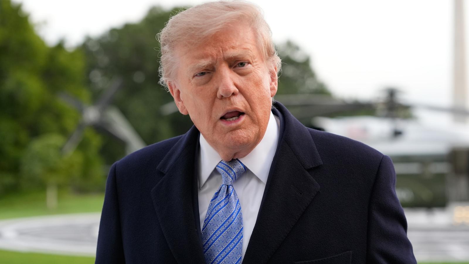 川普贏了?白宮撤銷CNN、Politico與MS NOW採訪證 聯邦法官質疑程序瑕疵暫不裁定