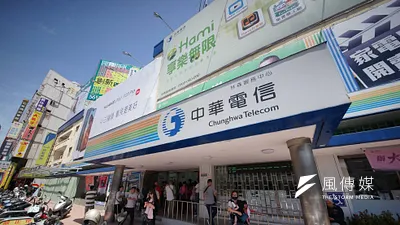 中華電信推出499吃到飽超低費率,引發民眾爭先辦理。(盧逸峰攝)