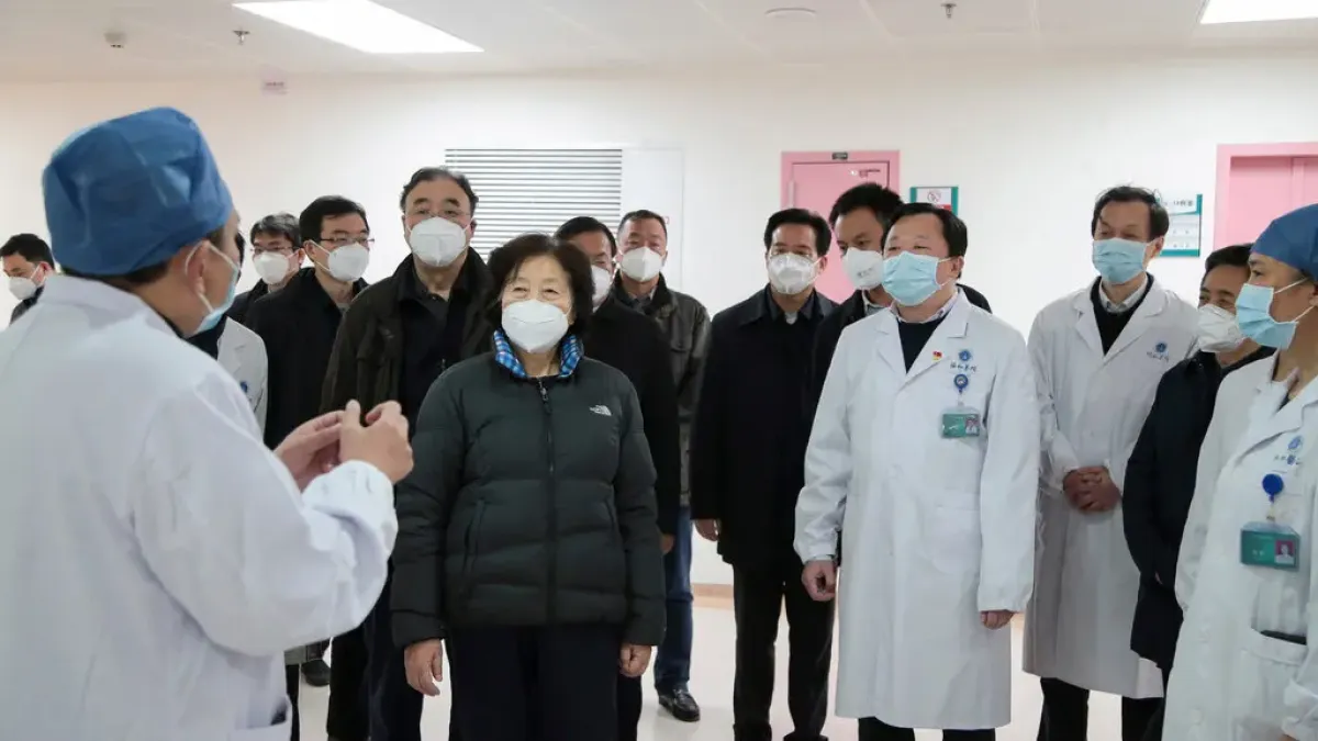 2020年,湖北省武漢市爆發COVID-19疫情,中國國務院副總理孫春蘭前往督導防疫(資料照,AP)