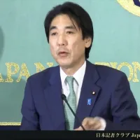 城内経財相は、高市内閣の「サナエノミクス」のもと、年収の壁の178万円への引き上げや戦略分野への集中投資を推進し、デフレ脱却と国民の所得向上を同時に実現する道筋を示した。(写真/日本記者クラブ提供) 城内経財相は、高市内閣の「サナエノミクス」のもと、年収の壁の178万円への引き上げや戦略分野への集中投資を推進し、デフレ脱却と国民の所得向上を同時に実現する道筋を示した。(写真/日本記者クラブ提供)
