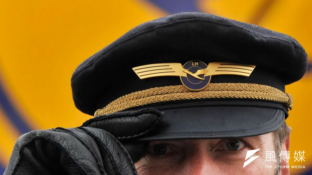 德國漢莎航空公司的一位駕駛員(美聯社) 德國漢莎航空公司的一位駕駛員(美聯社)