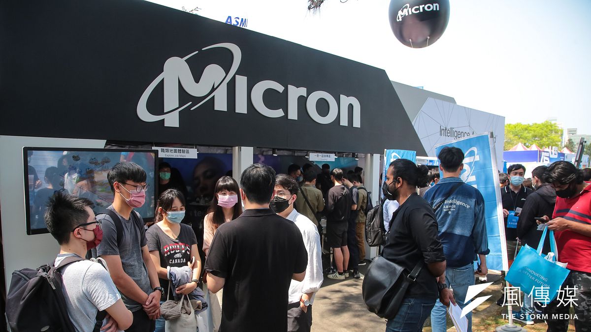 20220319-清大就業博覽會,校園徵才,台灣美光記憶體攤位。(顏麟宇攝) 20220319-清大就業博覽會,校園徵才,台灣美光記憶體攤位。(顏麟宇攝)