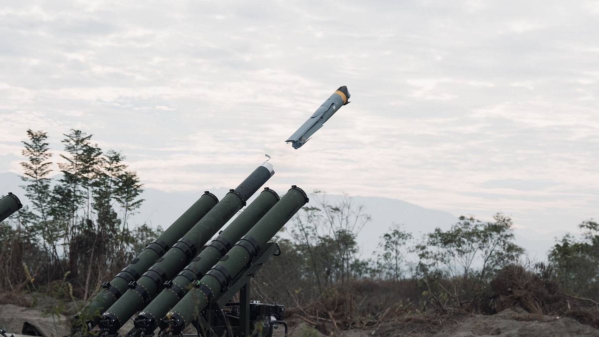 鄭兆希觀點:無人機支援烏克蘭實戰,構築刺蝟防護網並與歐盟建立革命情感