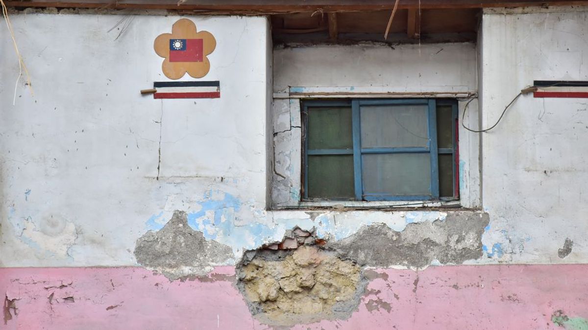 城峰路325號內,牆壁可見鳳山縣舊城城牆殘蹟露出。(圖/高雄市政府文化局提供) 城峰路325號內,牆壁可見鳳山縣舊城城牆殘蹟露出。(圖/高雄市政府文化局提供)