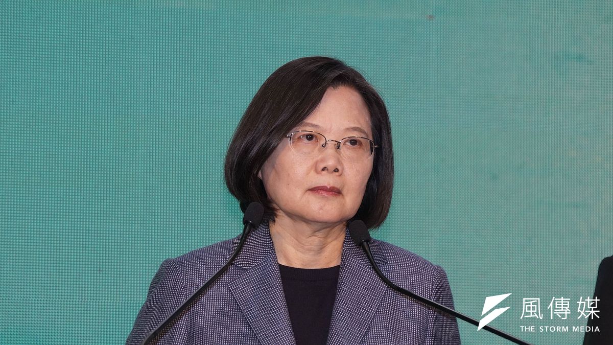 中共絕對有實力威脅英國公開總統蔡英文(見圖)的論文真相來打擊台灣,台灣也許不需要太擔心中共武力犯台與戰機升空,但是中共反擊蔡英文與台灣最低成本的手段,絕對是攻擊蔡英文的弱點。(資料照,盧逸峰攝) 中共絕對有實力威脅英國公開總統蔡英文(見圖)的論文真相來打擊台灣,台灣也許不需要太擔心中共武力犯台與戰機升空,但是中共反擊蔡英文與台灣最低成本的手段,絕對是攻擊蔡英文的弱點。(資料照,盧逸峰攝)