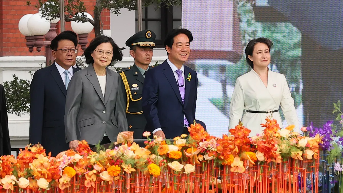 前立委邱毅分析,前總統蔡英文(左二)系列舉動意在「逼宮總統賴清德(右二)」。(資料照,顏麟宇攝) 前立委邱毅分析,前總統蔡英文(左二)系列舉動意在「逼宮總統賴清德(右二)」。(資料照,顏麟宇攝)