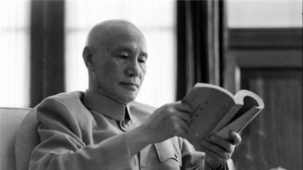 在反攻大陸無望後,必須終老異鄉,卻無力回天。蔣介石一生倔強好勝,心中必定充滿遺憾、自責與懊惱,卻無法向任何人啟口訴說。(資料照,取自網路)