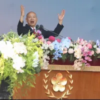 國慶大會主席韓國瑜致詞時脫稿演出。(柯承惠攝) 國慶大會主席韓國瑜致詞時脫稿演出。(柯承惠攝)