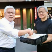 NVIDIA CEO Jensen Huang (right) and TSMC Chairman C.C. Wei (left) dined together in Taipei on May 26. (CNA) NVIDIA CEO Jensen Huang (right) and TSMC Chairman C.C. Wei (left) dined together in Taipei on May 26. (CNA)