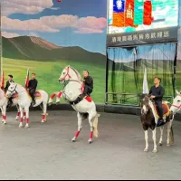 清境農場、合歡山、日月潭中秋連假估吸引眾多遊客,建議當天往返清境地區遊客上午10時前抵達、過夜者下午3時後進入。(中央社/清境農場提供) 清境農場、合歡山、日月潭中秋連假估吸引眾多遊客,建議當天往返清境地區遊客上午10時前抵達、過夜者下午3時後進入。(中央社/清境農場提供)