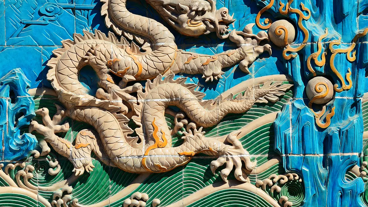 為什麼明年的龍年要叫青龍年,俗語中「黑兔走入青龍」又是什麼意思?(示意圖/取自freepik)