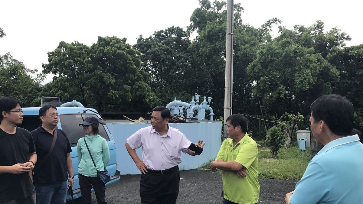 自來水公司工程人員與當地區長、里長勘查木梓淨水廠。(圖/經濟部自來水公司第七區管理處提供) 自來水公司工程人員與當地區長、里長勘查木梓淨水廠。(圖/經濟部自來水公司第七區管理處提供)